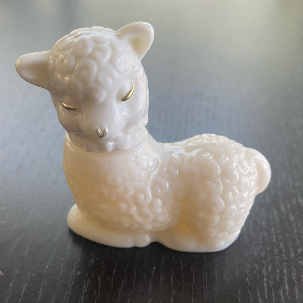 Vintage Avon Milk White Little Lamb Perfume Decanter 1970’s
